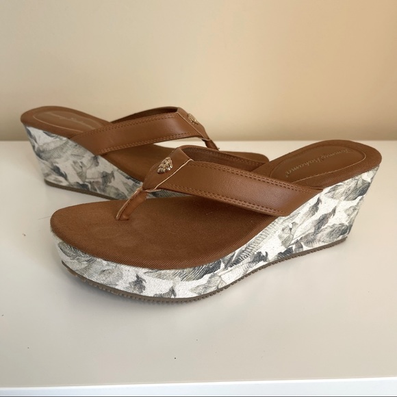 Tommy Bahama Saige Wedge Sandals - Picture 7 of 8